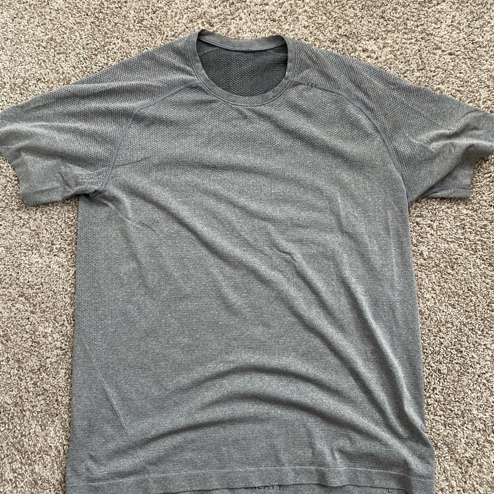 Lululemon Metal Vent Tech Athletic Shirt
